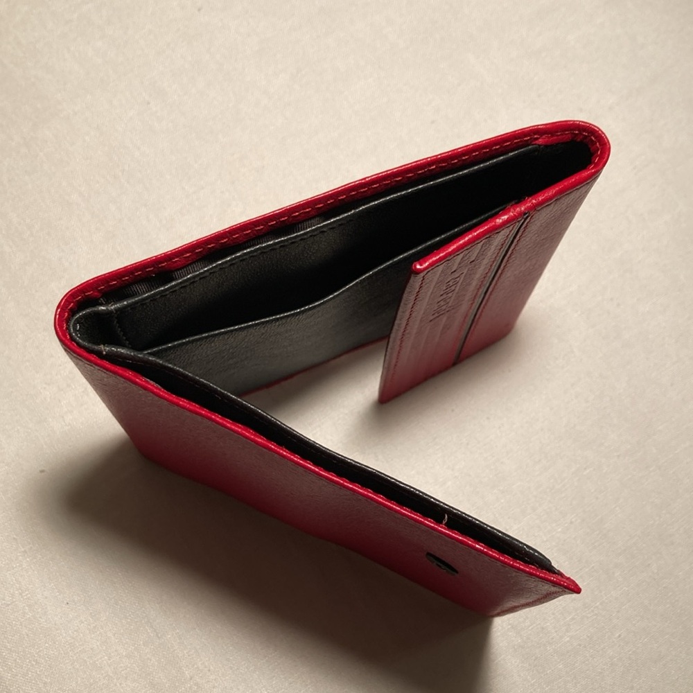 Ferrari Red Leather bifold Wallet made in Italy - Picture 9 of 16